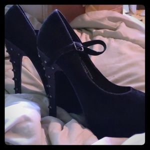 Unsensored black studded platform 7 inch heels